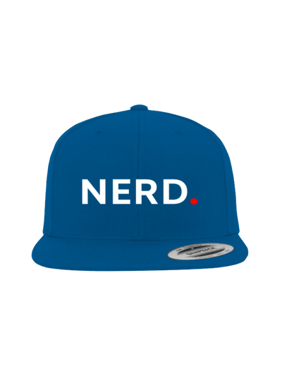 Produktfoto Snapback Cap blau, Nerd, weiße Schrift mit roten Punkt