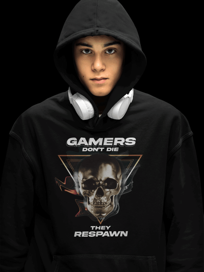 Produktfoto Model mit Hoodie shwarz, Gamers dont die they respawn, Schrift mit Totenkopf Bild